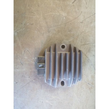 PIAGGIO 125 XEVO REGULATEUR TENSION