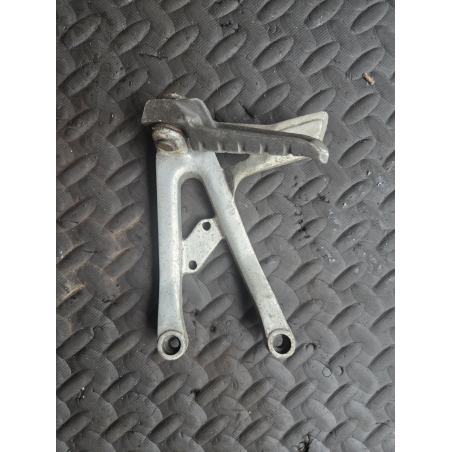 APRILIA 125 AF1 FUTURA PLATINE CALE PIED AR DROIT