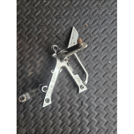 APRILIA 125 AF1 FUTURA PLATINE CALE PIED AV DROIT