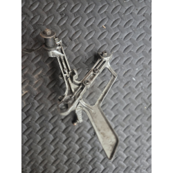 APRILIA 125 AF1 FUTURA PLATINE CALE PIED AV DROIT